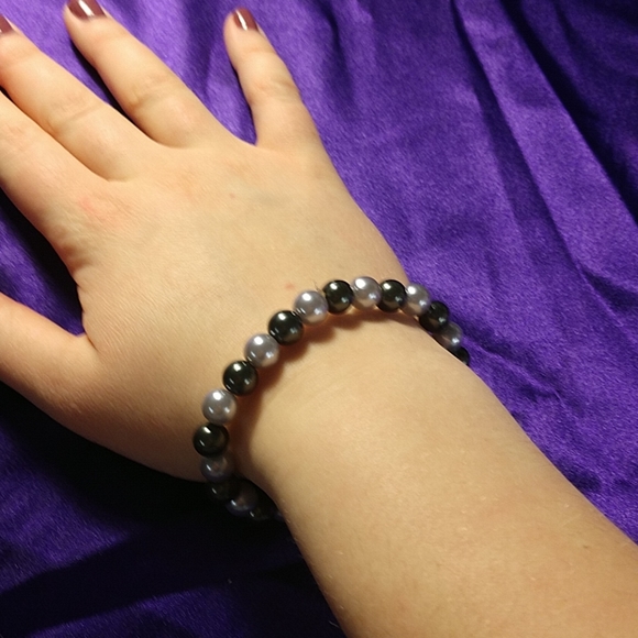 light purple and gray bracelet💜 - Picture 4 of 5